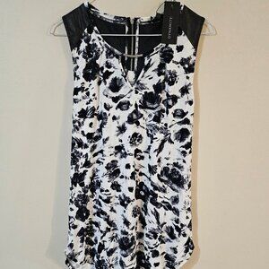 Dynamite Pieced Tunic Tank Black & White Floral - Size L